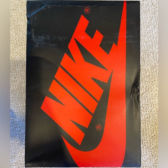 DS 100% Authentic Nike Air Jordan 1 High size 5.5Y (size 7 women’s) Brand New - Picture 5 of 5